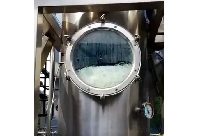 发酵罐里的“白色风暴”：泡沫是敌还是友？